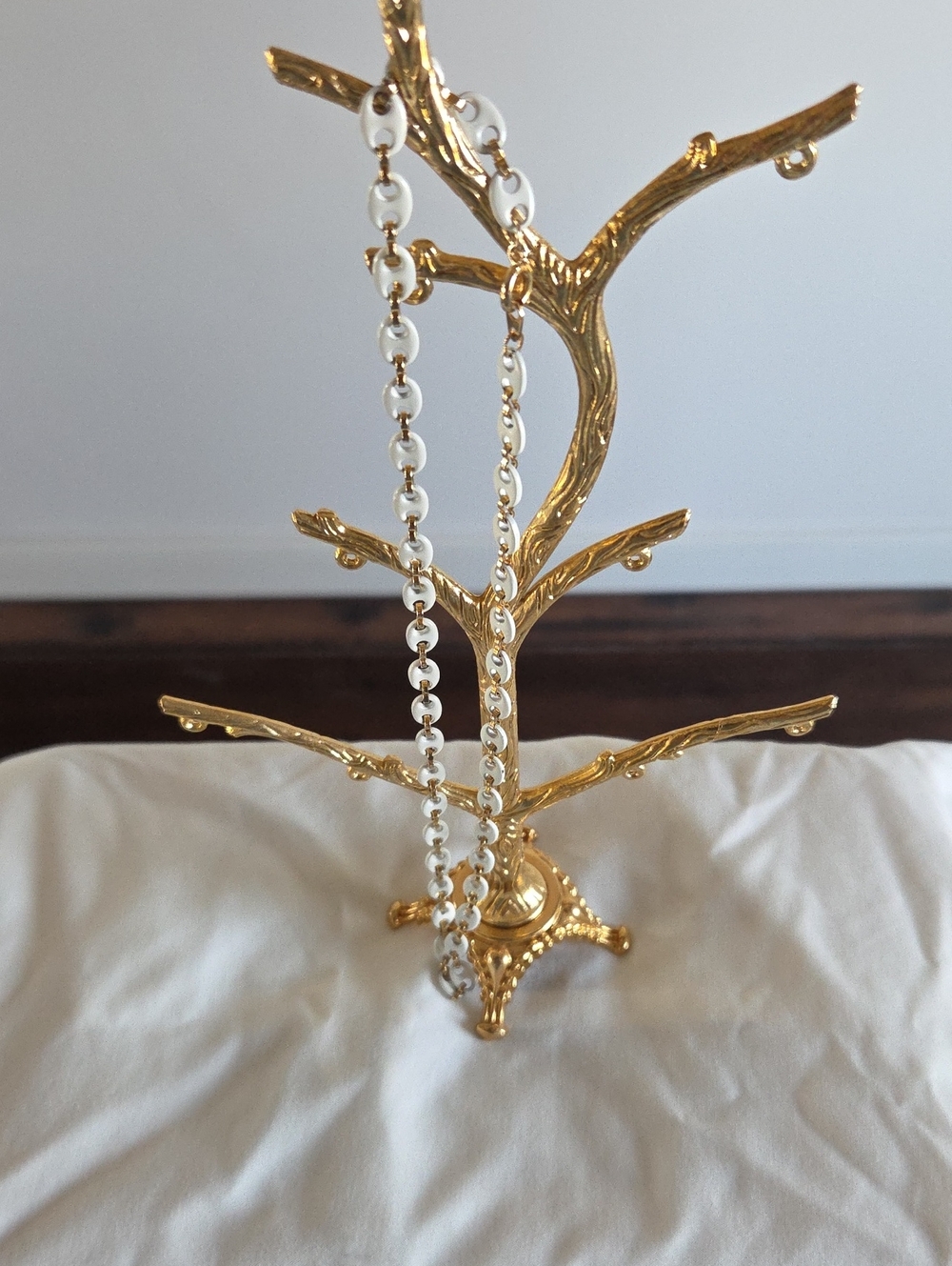 Vintage White Enamel Puff Mariner Link Chain Necklace | Gold Tone Gucci Style